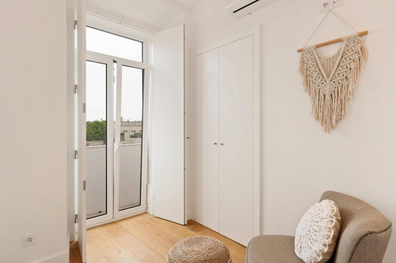 Modern Portuguese 1 Bedroom Apartment In Belem Lisbon Exterior photo