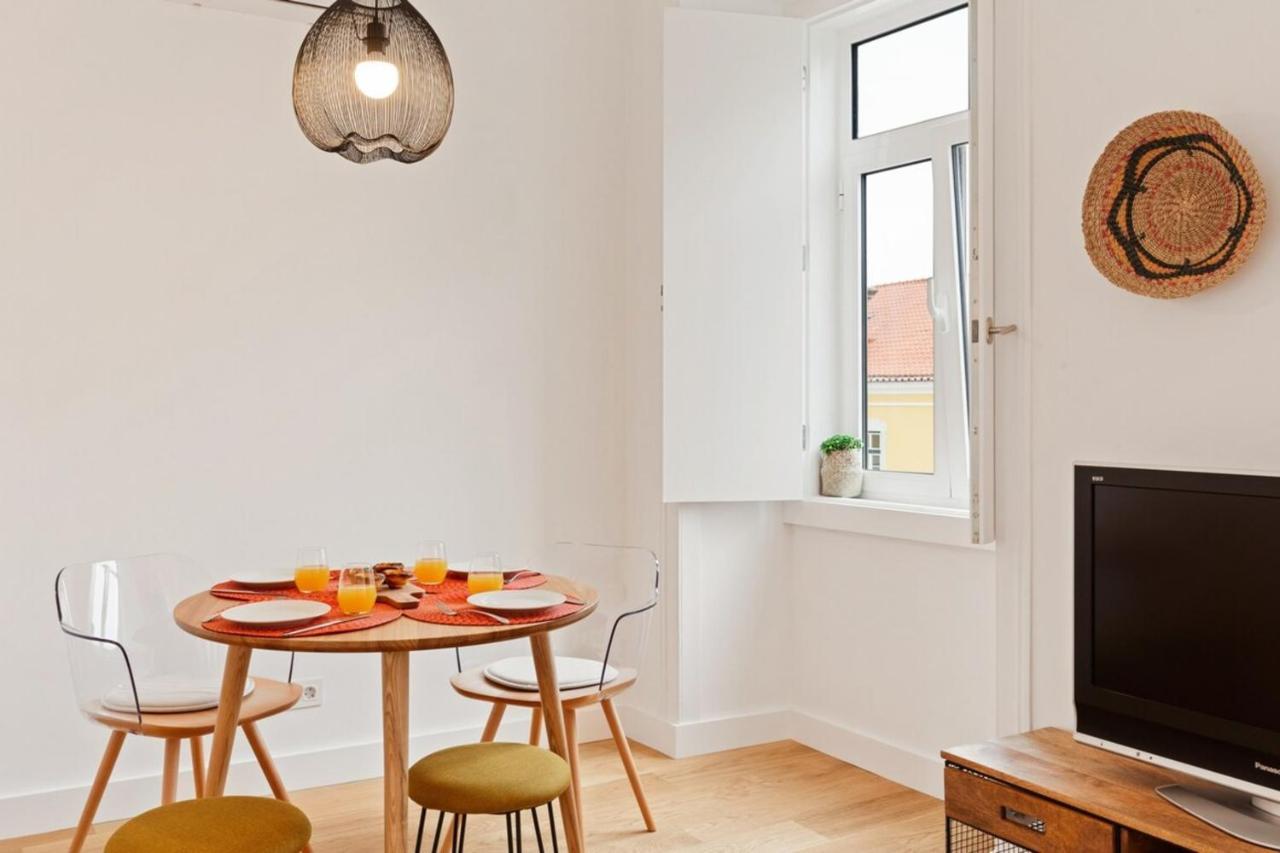 Modern Portuguese 1 Bedroom Apartment In Belem Lisbon Exterior photo